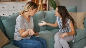 3 Pola Asuh yang Terlihat Sayang tapi Bikin Anak Sulit Mandiri: Apa Saja?