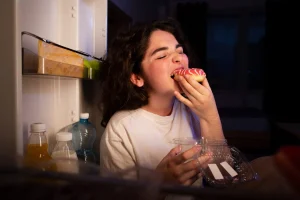 4 Cara Efektif Mengatasi Rasa Lapar yang Muncul di Tengah Malam dengan Cara yang Benar