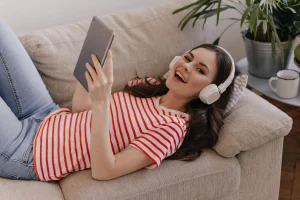 5 Cara Efektif Meredakan Stres Hanya dalam 5 Menit, Salah Satunya dengan Mendengarkan Lagu Favorit