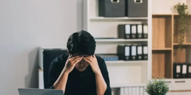 5 Kebiasaan yang Sering Diabaikan Namun Diam-Diam Memicu Stres dan Kelelahan Kronis dalam Pekerjaan Menurut Psikologi: Mengenal Diri Sendiri