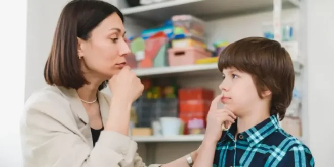 7 Cara Berbicara dengan Anak-Anak tentang Topik-Topik yang Serius Menurut Psikologi: Tips untuk Orang Tua