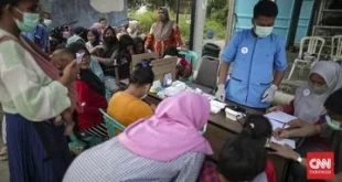7 Hari Belum Padam: Warga TPA Jatiwaringin Tidak Berdaya
