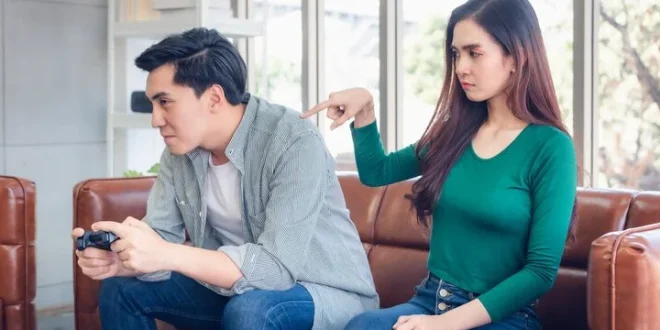 7 Tanda Pasangan Bersikap Egois yang Perlu Diwaspadai dalam Hubungan