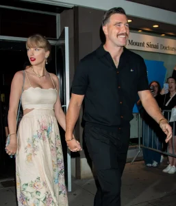 Adam Sandler Pimpin Upacara Pernikahan Megah Taylor Swift dan Travis Kelce di Madison Square Garden