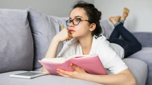AI Jadi Tempat Curhat Baru Gen Z, Tapi Apakah Ini Benar-Benar Solusi?