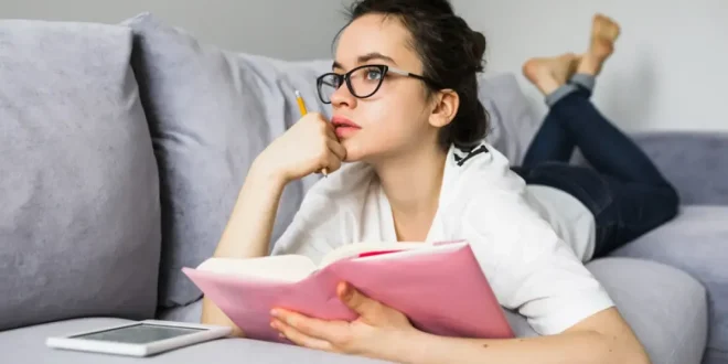 AI Jadi Tempat Curhat Baru Gen Z, Tapi Apakah Ini Benar-Benar Solusi?