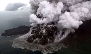 Badan Geologi Gunung Anak Krakatau Masih Berstatus Siaga Belum Ada Indikasi Erupsi Besar