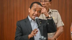 Bahlil Bahas Peluang Penurunan Harga Pertamax di Bulan Depan