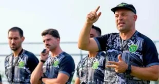 Bernardo Tavares Siapkan Strategi Baru: Bernardo Tavares Susun Menu Latihan Seimbang bagi Persebaya Surabaya Jelang Musim 2026-2027