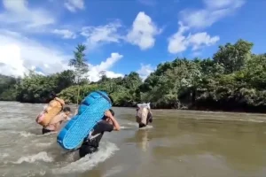 BPS Malinau Menggelar Sensus Ekonomi di Perbatasan dengan Berani