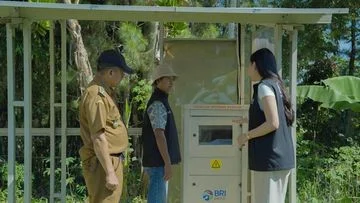 BRI Membangun PLTS di Desa Bojong untuk Energi Bersih