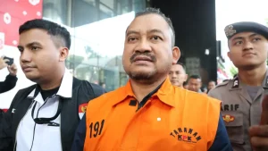 Bupati Pemalang Anom Widiyantoro Resmi Ditahan KPK Kenakan Rompi Oranye