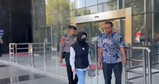 Bupati Sukoharjo Etik Suryani Terseret Kasus OTT KPK, Menolak Berkomentar di Gedung KPK