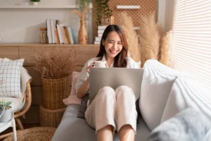 Dari Pagi hingga Malam Ini 6 Cara Menjaga Suasana Hati Tetap Positif