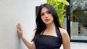 Davina Karamoy Bermain Tokoh Dinar dalam Film Andai Waktu Bisa Diulang Kembali