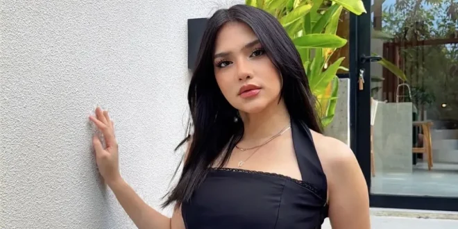 Davina Karamoy Bermain Tokoh Dinar dalam Film Andai Waktu Bisa Diulang Kembali
