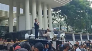 Demo Geruduk Kejagung: Masyarakat Menggugat Kekurangan Transparansi dalam Kasus Eks Jampidsus Febrie
