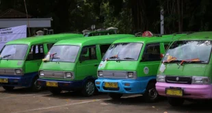 Dicekik aturan baru, pengusaha angkot di Bogor banting setir usaha bengkel sampai jaga warung