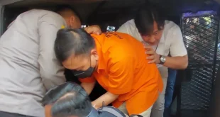 Dilimpahkan ke Kejagung Tersangka Don Ritto Tiba Beserta Barbuk Koper Berisi Emas dan Brankas: Kasus Korupsi yang Menghebohkan