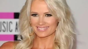 Dunia Musik Berduka: Penyanyi Lauren Bennett Meninggal Dunia di Usia 37 Tahun