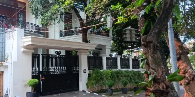 Eks Jampidsus Febrie Adriansyah Jadi Tersangka, Suasana Rumahnya Lengang