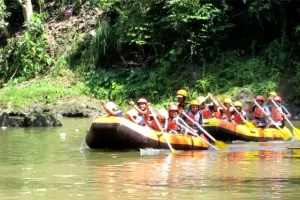 FAJI Jember Kampanyekan Peduli Lingkungan dengan Arung Jeram