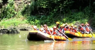 FAJI Jember Kampanyekan Peduli Lingkungan dengan Arung Jeram