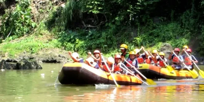 FAJI Jember Kampanyekan Peduli Lingkungan dengan Arung Jeram