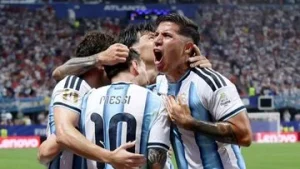 FOTO Argentina Menang Dramatis atas Mesir di Piala Dunia: Kemenangan yang Mengharukan