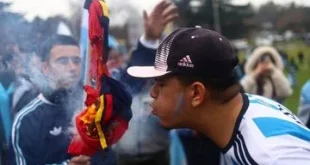 FOTO Fans Sambut Kepulangan Argentina Sambil Bakar Jersey Spanyol, Antusiasme Yang Tak Terkalahkan