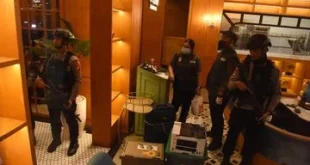 FOTO Geledah 12 Lokasi Polisi Amankan Emas Batangan-Uang Milyaran: Operasi Besar-Besaran