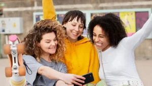 Gen Z Indonesia Memilih AI sebagai Tempat Curhat, 6 dari 10 Gen Z Indonesia Pilih Curhat ke AI Riset Sebut Ada Krisis Ruang Aman