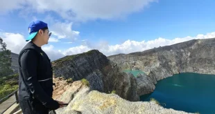 Geologi Meski Suhu Turun Wisatawan Jauhi Areal Kawah Gunung Kelimutu
