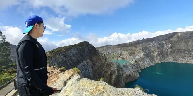 Geologi Meski Suhu Turun Wisatawan Jauhi Areal Kawah Gunung Kelimutu
