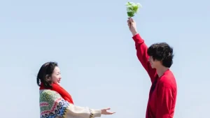 Gong Yoo Mengulang Kembali Dialog Lamaran Legendaris di Hadapan Kim Go Eun Setelah 10 Tahun