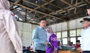 Guru SD 016 Serusa Terharu Komentarnya di Instagram Berwujud Dikunjungi Gibran, Mengubah Hidupnya
