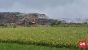 Hari Kelima Kebakaran TPA Jatiwaringin Api Belum Padam-Asap Pekat, Masyarakat Terdampak