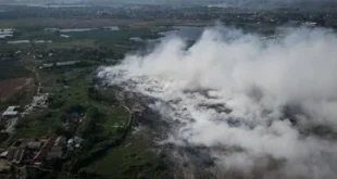 Hari Ketiga Kebakaran TPA Jatiwaringin Belum Padam, Warga Mengungsi
