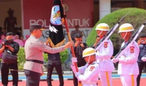 Irjen Agus Wijayanto Resmi Pimpin Polda Kaltara Terima Pataka Ngelimut Mengka Peguna: Membangun Keamanan di Kalimantan Utara