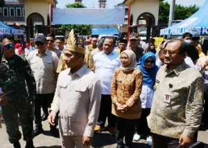Istri Bupati Pemalang Anom Widiyantoro Terjaring KPK, Bungkam Saat Tiba
