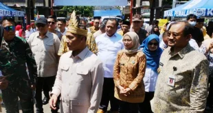 Istri Bupati Pemalang Anom Widiyantoro Terjaring KPK, Bungkam Saat Tiba