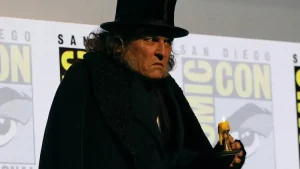 Johnny Depp Tampil Nyaris Tak Dikenali sebagai Scrooge dalam Trailer Perdana Film Ebenezer