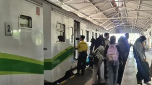 KAI Commuter Area VIII Surabaya: Tantangan dan Kesuksesan dalam Melayani 8,5 Juta Penumpang Semester I 2026