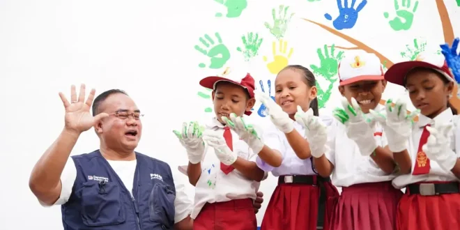 Kala Anak Nasabah PNM Mekaar Berkata Orang Tua Saya Berjuang di Sawah Saya Berjuang di Sekolah