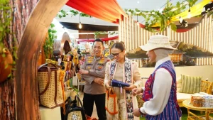 Kapolri dan Kakorlantas Mendukung UMKM Naik Kelas dengan Tinjauan Bazar Kreasi Bhayangkari Nusantara 2026