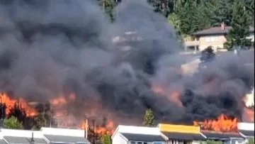 Kebakaran Hebat di Lereng Bukit Norwegia: Lebih dari 100 Rumah Terbakar