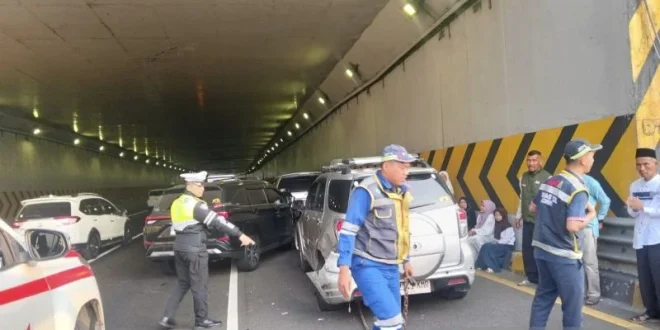 Kecelakaan Beruntun di Tol JORR Pasar Rebo: Empat Mobil Terlibat