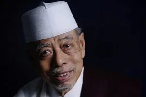 KH Hasanuddin Kriyani Terpilih sebagai Sesepuh Pondok Buntet Pesantren: Prestasi yang Patut Diacungi Jempol