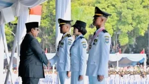 Kisah Inspiratif Aji Bayu, Lulusan IPDN yang Mengubah Nasib dengan Prestasi