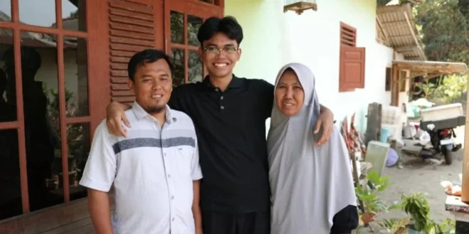 Kisah Inspiratif Rofi, Anak Pedagang Ikan Keliling yang Lolos SNBP dan Kuliah di UGM
